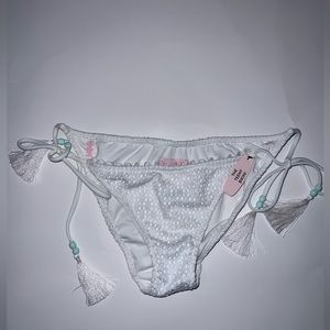 Victoria’s Secret bikini